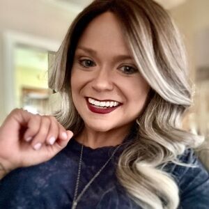 Meet your Posher, Whitney